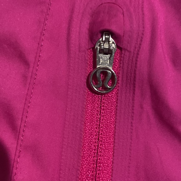 Lululemon pink wind breaker - Picture 4 of 9